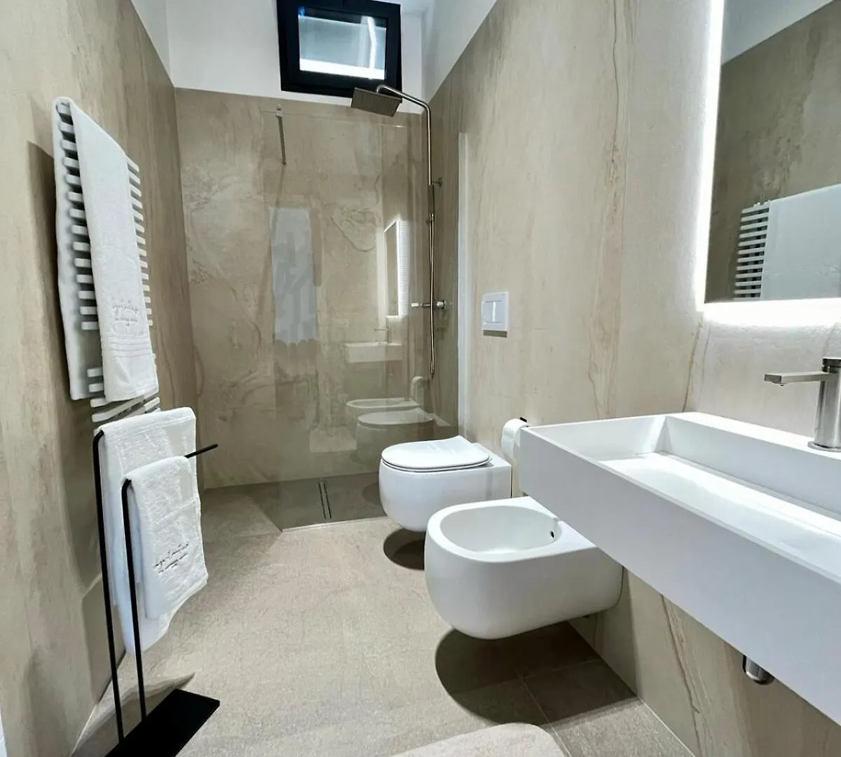 Elegant Penthouse Near Beach Bari Itálie